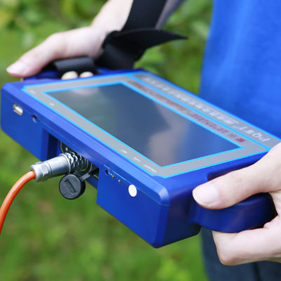 เครื่องตรวจจับน้ำ PQWT S500 พร้อมช่วง 0-2000mV แบตเตอรี่ลิเธียมแบบชาร์จไฟได้ และความถี่หลายระดับสำหรับการตรวจจับน้ำใต้ดิน